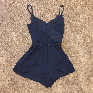 EUC Women’s  Gilly Hicks Sleep Romper XS